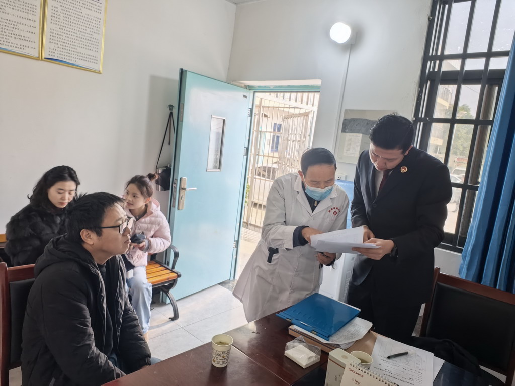 ��˾�����߷þ���ҽԺ  ǿ�����⻺����Ա���